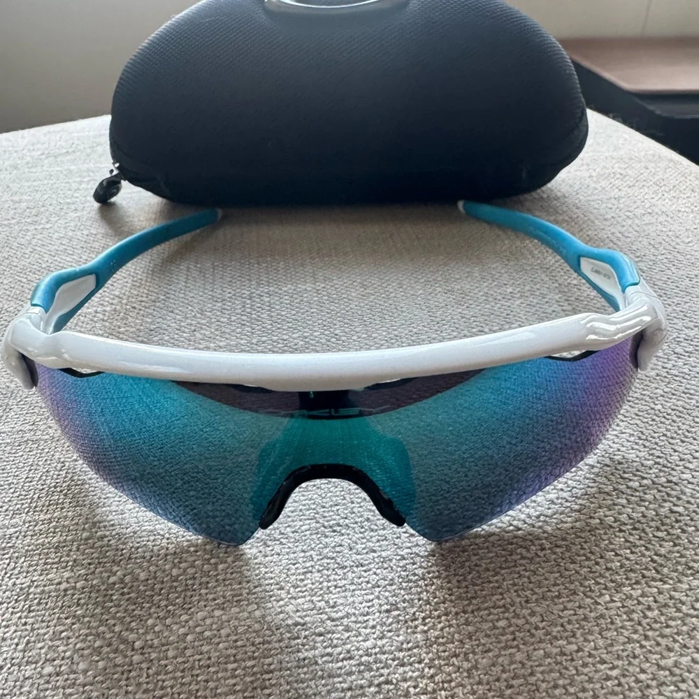 Oakley stylish sports